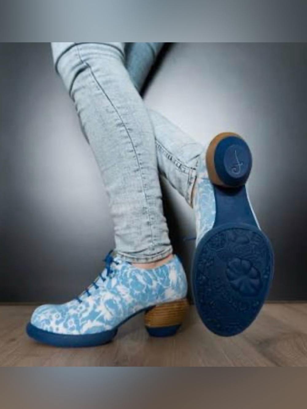 Fluevog EXCELLENT Go Groovy Waymouth blue/white floral suede lace-up-8 (fit 7.5)